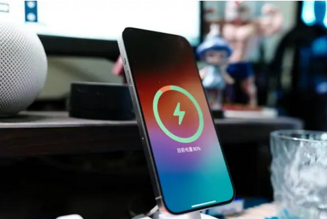 盘山苹果15换屏服务分享用什么充电器给iPhone15充电更好 